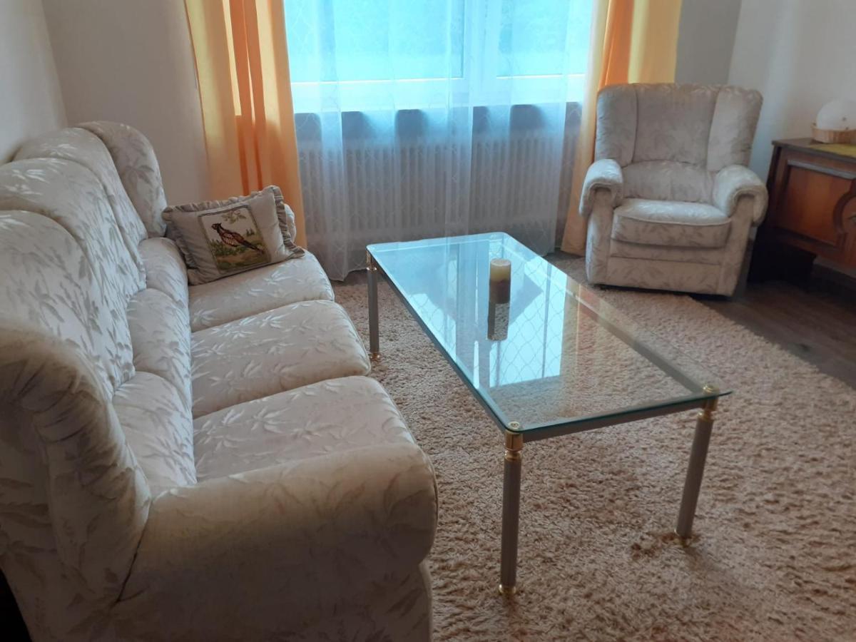 Ferienwohnung Am Kurpark, ไกลิงเงน ภายนอก รูปภาพ