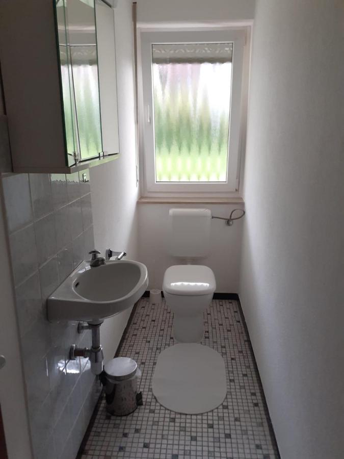 Ferienwohnung Am Kurpark, ไกลิงเงน ภายนอก รูปภาพ