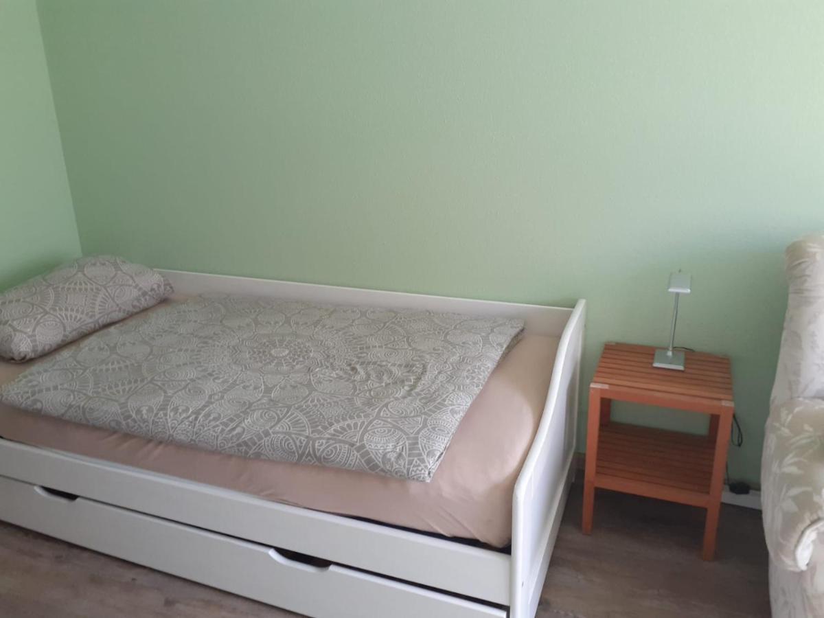 Ferienwohnung Am Kurpark, ไกลิงเงน ภายนอก รูปภาพ