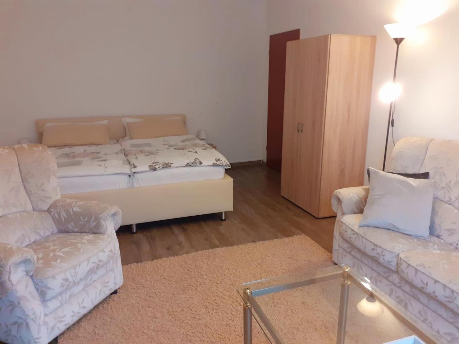 Ferienwohnung Am Kurpark, ไกลิงเงน ภายนอก รูปภาพ